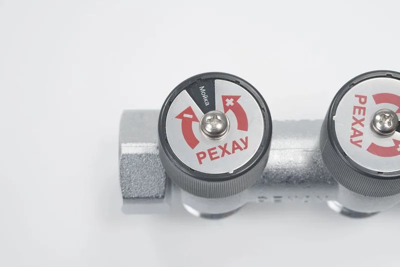 Коллектор лат клап запорн-рег 3/4" м/р 3в 3/4" н/р Рехау 11316453001